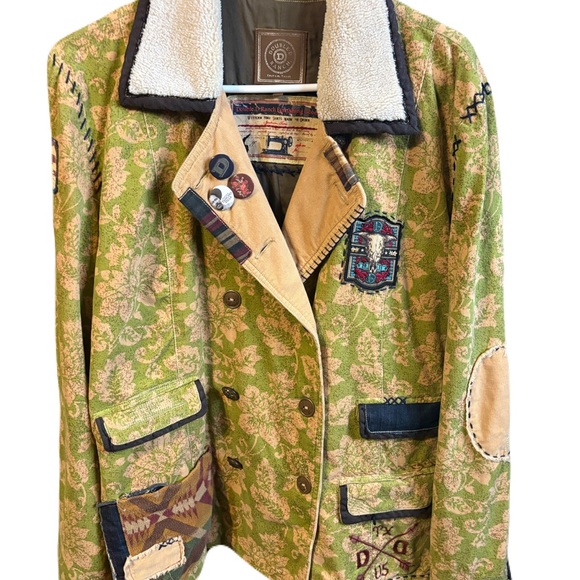 Double D Ranch Jackets & Blazers - Double D Ranch Green Patterned Blazer with Embroidered Details